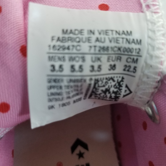 CONVERSE x HELLO KITTY Shoes 162947C Wms Sz 5.5 - Picture 8 of 8